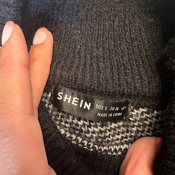 SHEIN Poncho / Throw Over / Sweater - Picture 5 of 8
